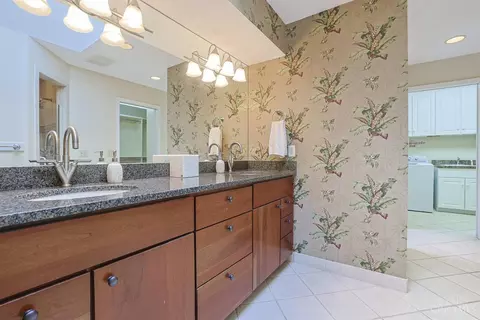Bath - 26 Trailbridge Dr, Blue Ash, OH 45241 photo 1 of 8