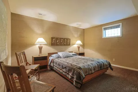 Bedroom - 26 Trailbridge Dr, Blue Ash, OH 45241 photo 8 of 9
