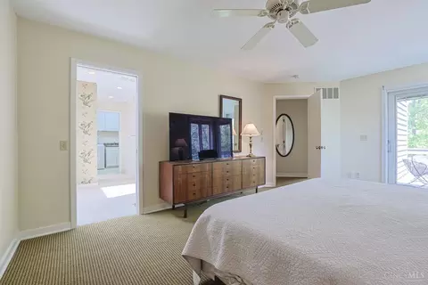 Bedroom - 26 Trailbridge Dr, Blue Ash, OH 45241 photo 3 of 9