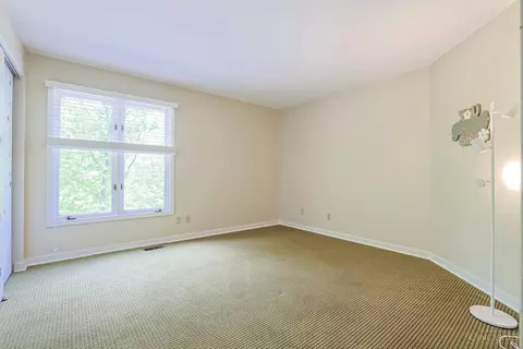 Bedroom - 26 Trailbridge Dr, Blue Ash, OH 45241 photo 4 of 9