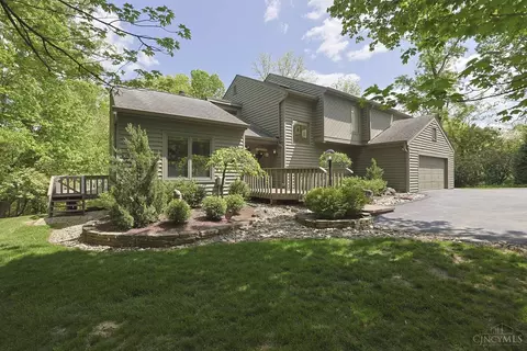 26 Trailbridge Dr, Blue Ash, OH 45241