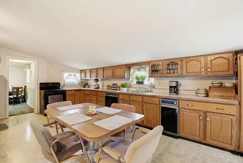 Kitchen - 911 Lakeside Dr, Cincinnati, OH 45231 photo 1 of 4