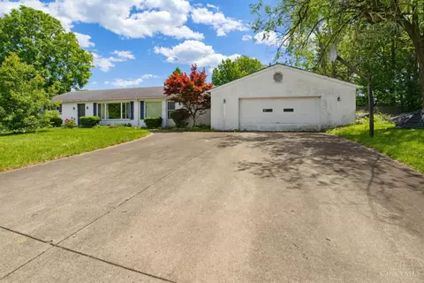 Exterior - 911 Lakeside Dr, Cincinnati, OH 45231 photo 2 of 3