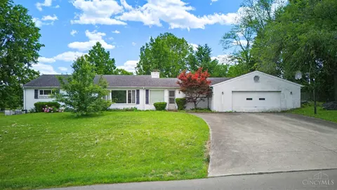 911 Lakeside Dr, Cincinnati, OH 45231