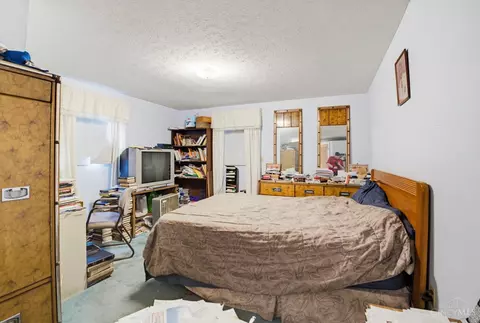 Bedroom - 911 Lakeside Dr, Cincinnati, OH 45231 photo 7 of 7