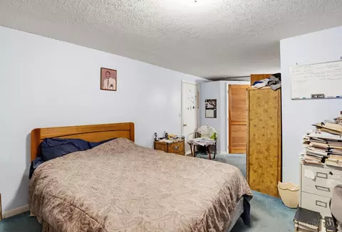 Bedroom - 911 Lakeside Dr, Cincinnati, OH 45231 photo 6 of 7