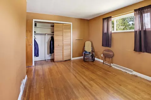 Bedroom - 911 Lakeside Dr, Cincinnati, OH 45231 photo 3 of 7