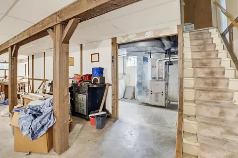 Entry Way - 911 Lakeside Dr, Cincinnati, OH 45231 photo 3 of 3