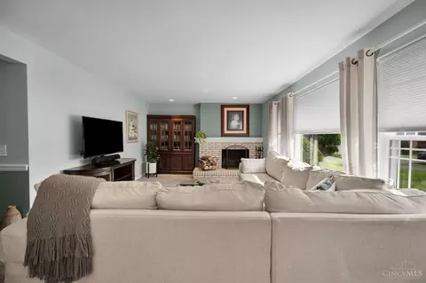Living - 4357 Yakima Ct, Cincinnati, OH 45236 photo 1 of 3