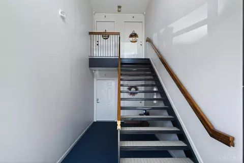 Entry Way - 170 Palisades Pointe, Cincinnati, OH 45238 photo 1 of 4