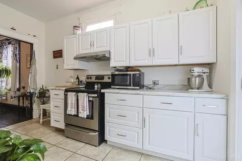 Kitchen - 1915 Fork Rd, Cincinnati, OH 45223 photo 1 of 3