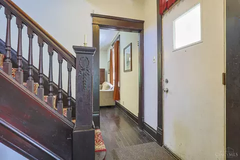 Entry Way - 1915 Fork Rd, Cincinnati, OH 45223 photo 2 of 6