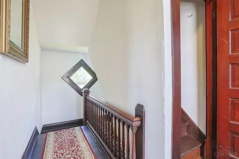 Entry Way - 1915 Fork Rd, Cincinnati, OH 45223 photo 5 of 6