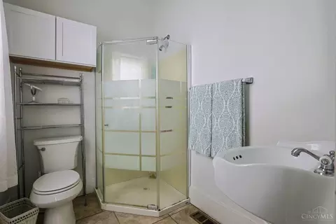Bath - 1915 Fork Rd, Cincinnati, OH 45223 photo 1 of 3