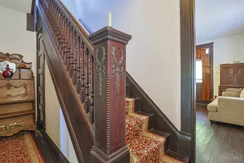 Entry Way - 1915 Fork Rd, Cincinnati, OH 45223 photo 4 of 6