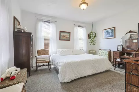 Bedroom - 1915 Fork Rd, Cincinnati, OH 45223 photo 5 of 9