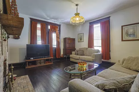 Living - 1915 Fork Rd, Cincinnati, OH 45223 photo 1 of 4