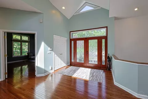 Entry Way - 10375 Carriage Trl, Cincinnati, OH 45242 photo 1 of 3