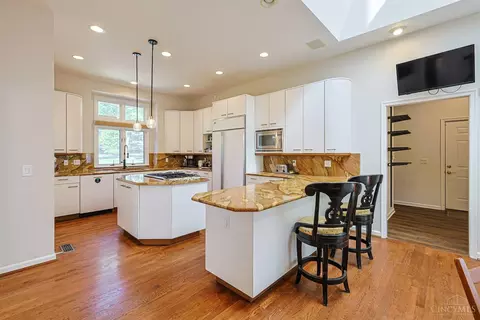 Kitchen - 10375 Carriage Trl, Cincinnati, OH 45242 photo 1 of 6