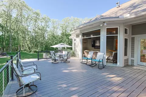 Exterior - 10375 Carriage Trl, Cincinnati, OH 45242 photo 2 of 18