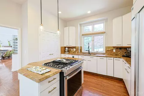 Kitchen - 10375 Carriage Trl, Cincinnati, OH 45242 photo 3 of 6