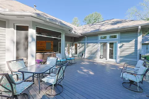 Exterior - 10375 Carriage Trl, Cincinnati, OH 45242 photo 3 of 18