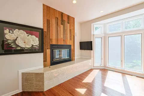 Living - 10375 Carriage Trl, Cincinnati, OH 45242 photo 7 of 8