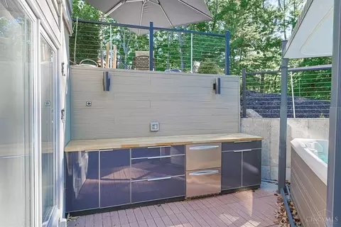 Exterior - 10375 Carriage Trl, Cincinnati, OH 45242 photo 6 of 18