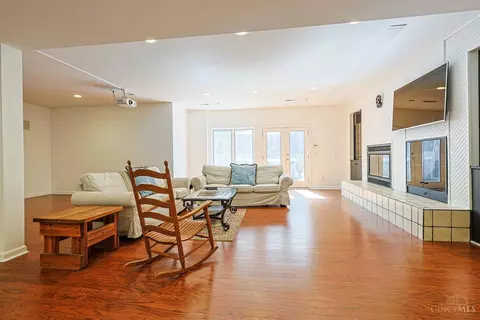 Living - 10375 Carriage Trl, Cincinnati, OH 45242 photo 8 of 8