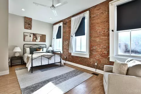 Bedroom - 112 Thirteenth St, Cincinnati, OH 45202 photo 1 of 3