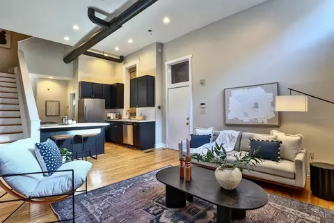 Living - 112 Thirteenth St, Cincinnati, OH 45202 photo 3 of 3