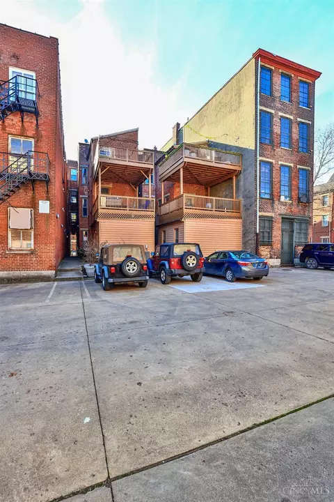 Exterior - 112 Thirteenth St, Cincinnati, OH 45202 photo 3 of 3