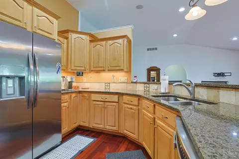 Kitchen - 5972 W Fork Rd, Cincinnati, OH 45247 photo 1 of 3