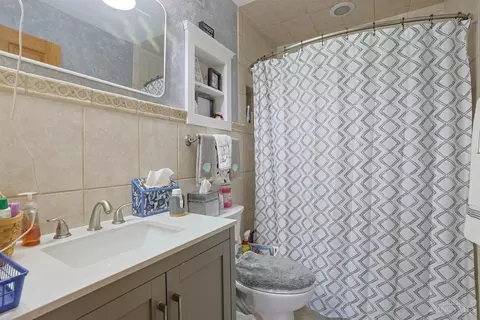 Bath - 5972 W Fork Rd, Cincinnati, OH 45247 photo 5 of 7