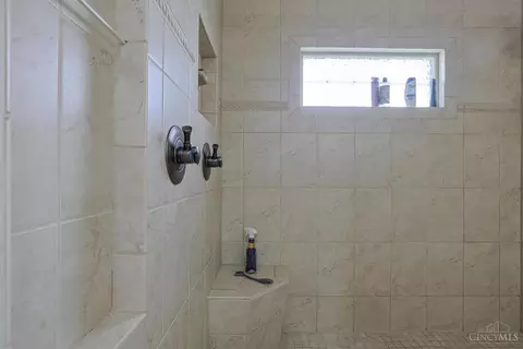 Bath - 5972 W Fork Rd, Cincinnati, OH 45247 photo 6 of 7