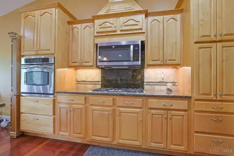 Kitchen - 5972 W Fork Rd, Cincinnati, OH 45247 photo 3 of 3