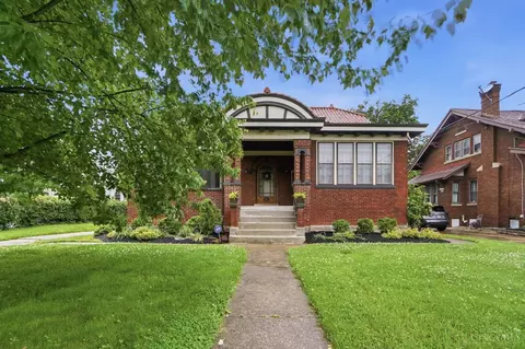 Exterior - 1021 Overlook Ave, Cincinnati, OH 45238 photo 3 of 11