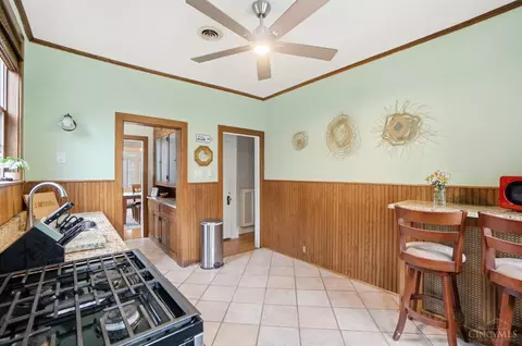 Kitchen - 1021 Overlook Ave, Cincinnati, OH 45238 photo 3 of 4