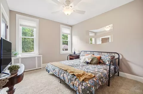 Bedroom - 1021 Overlook Ave, Cincinnati, OH 45238 photo 1 of 5