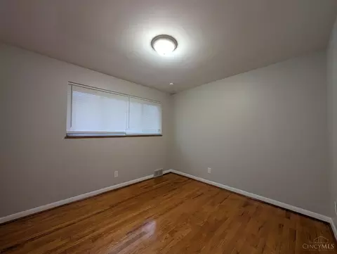 Bedroom - 8829 Mockingbird Ln, Cincinnati, OH 45231 photo 1 of 4