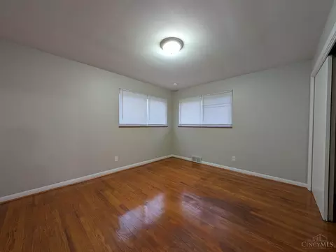 Bedroom - 8829 Mockingbird Ln, Cincinnati, OH 45231 photo 3 of 4