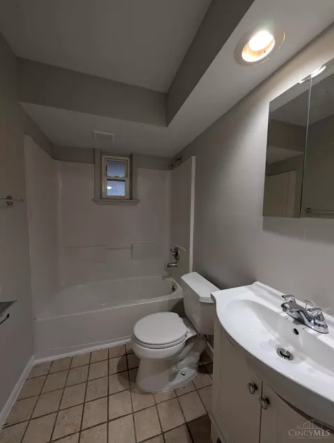 Bath - 8829 Mockingbird Ln, Cincinnati, OH 45231 photo 1 of 1