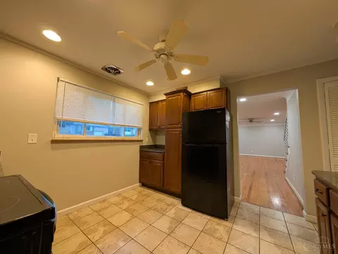 Kitchen - 8829 Mockingbird Ln, Cincinnati, OH 45231 photo 4 of 4