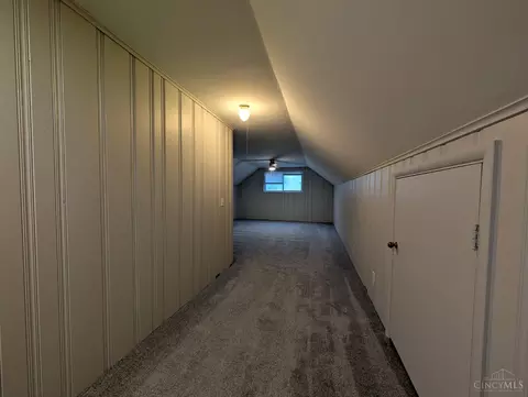 Entry Way - 8829 Mockingbird Ln, Cincinnati, OH 45231 photo 1 of 1