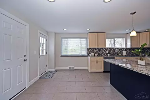 Entry Way - 10178 Zig Zag Rd, Blue Ash, OH 45242 photo 1 of 2