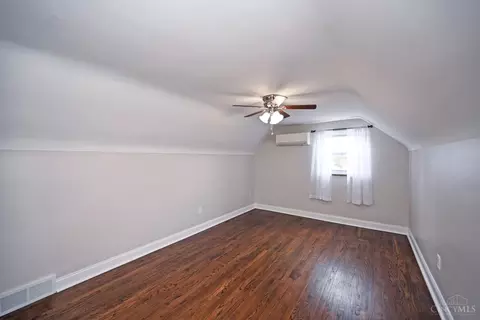 Bedroom - 10178 Zig Zag Rd, Blue Ash, OH 45242 photo 5 of 12