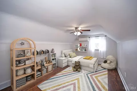 Bedroom - 10178 Zig Zag Rd, Blue Ash, OH 45242 photo 9 of 12