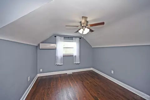 Bedroom - 10178 Zig Zag Rd, Blue Ash, OH 45242 photo 10 of 12