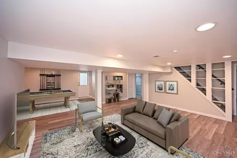 Living - 10178 Zig Zag Rd, Blue Ash, OH 45242 photo 6 of 7