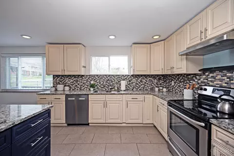 Kitchen - 10178 Zig Zag Rd, Blue Ash, OH 45242 photo 7 of 7